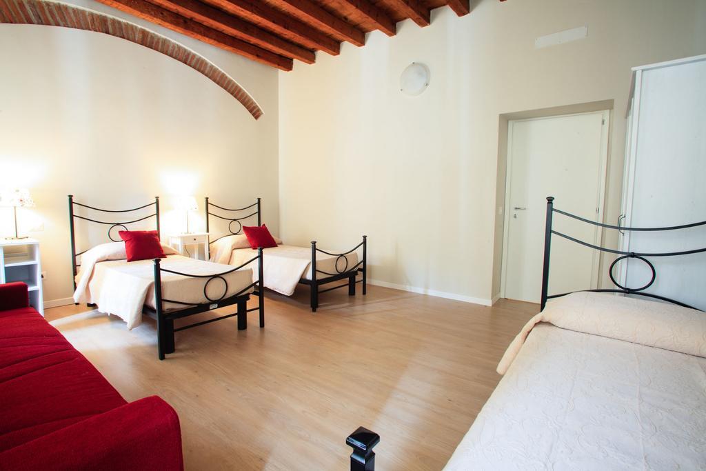 Le Due Corti Bed & Breakfast 3*